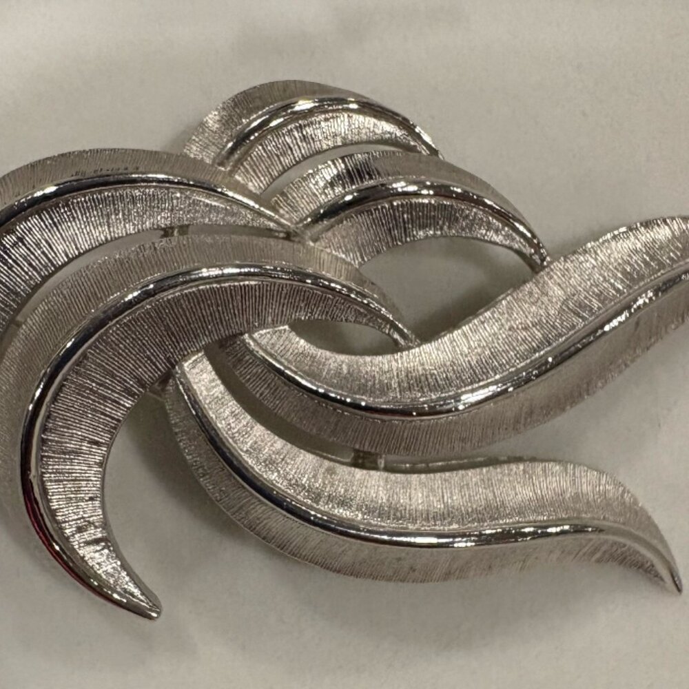 Vintage Trifari Crown Silvertone Silver Tone Textured Brushed Brooch Pin